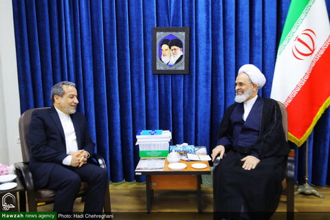 Photos/ Rencontre du ministre iranien des Affaires étrangères avec l'ayatollah Arafi