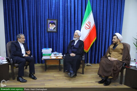 Photos/ Rencontre du ministre iranien des Affaires étrangères avec l'ayatollah Arafi