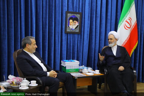 Photos/ Rencontre du ministre iranien des Affaires étrangères avec l'ayatollah Arafi