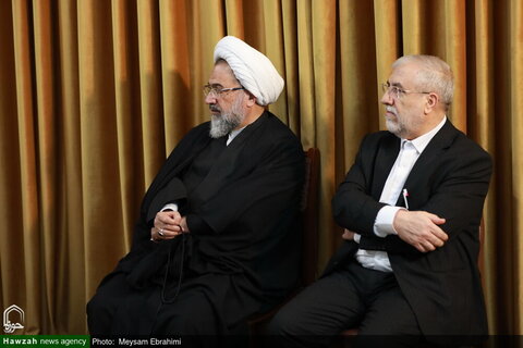 Photos/ Rencontre des responsables du Congrès international Mirzai Naini avec le Grand Ayatollah Makarem Shirazi