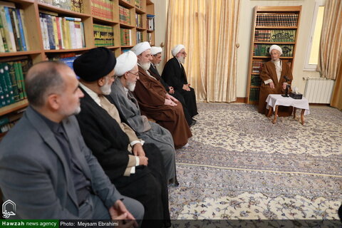 Photos/ Rencontre des responsables du Congrès international Mirzai Naini avec le Grand Ayatollah Makarem Shirazi