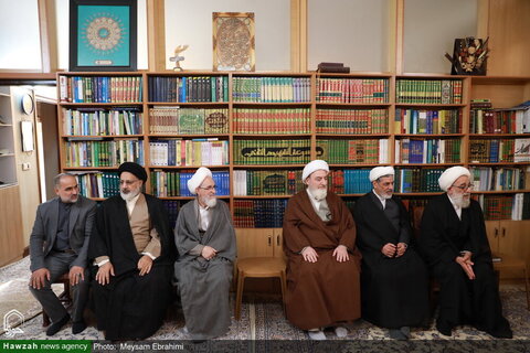 Photos/ Rencontre des responsables du Congrès international Mirzai Naini avec le Grand Ayatollah Makarem Shirazi