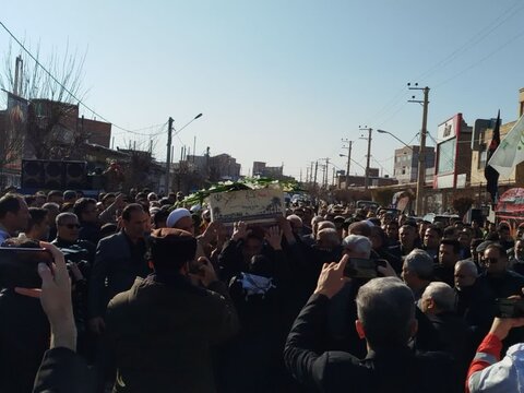 تصاویر/ تشییع پیکر پاک و مطهر شهید گمنام دوران دفاع مقدس در پلدشت