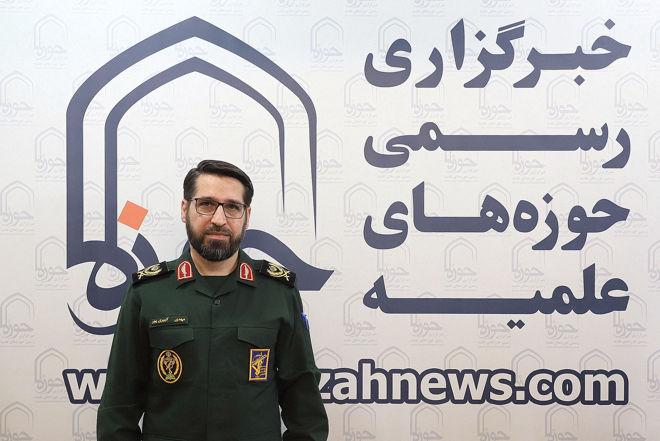 Photos: IRGC Commander visits Hawzah News Headquarters