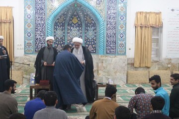 برگزیدگان جشنواره علامه حلی مدرسه علمیه بوشهر تجلیل شدند