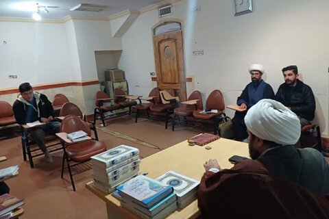 تصاویر/ برگزاری کانون های علمی در مدرسه علمیه امام صادق (ع) قروه