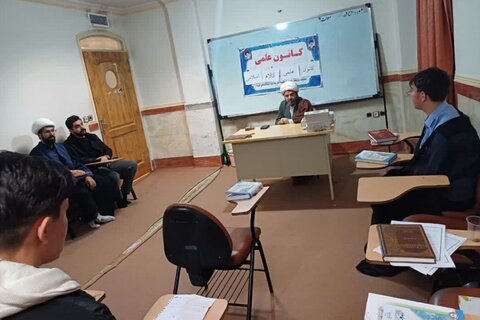 تصاویر/ برگزاری کانون های علمی در مدرسه علمیه امام صادق (ع) قروه