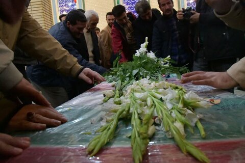 تصاویر/ تشییع پیکر مطهر شهید گمنام دوران دفاع مقدس در شهرستان شوط