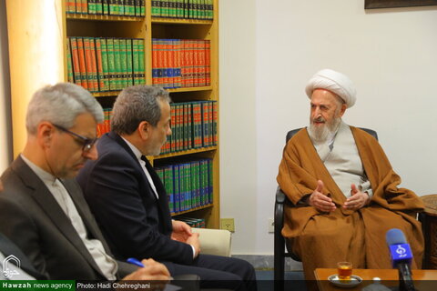 Photos / Rencontre du ministre iranien des Affaires étrangères avec le Grand Ayatollah Sobhani