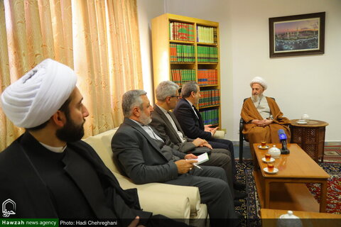 Photos / Rencontre du ministre iranien des Affaires étrangères avec le Grand Ayatollah Sobhani