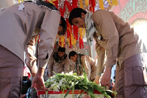 تصاویر/ مراسم استقبال از پیکر مطهر شهید گمنام در ورودی شهرستان تکاب