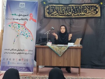 تصاویر/ برگزاری کلاس آموزش سفیران سلامت در مدرسه علمیه خواهران خوی