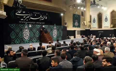 Photos/ La première nuit de la cérémonie de deuil de Hazrat Fatima Zahra, que la paix soit sur lui, à Husseiniyya de l'Imam Khomeini (RA) en présence du leader de la révolution.