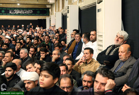 Photos/ La première nuit de la cérémonie de deuil de Hazrat Fatima Zahra, que la paix soit sur lui, à Husseiniyya de l'Imam Khomeini (RA) en présence du leader de la révolution.