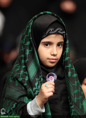 Photos/ La première nuit de la cérémonie de deuil de Hazrat Fatima Zahra, que la paix soit sur lui, à Husseiniyya de l'Imam Khomeini (RA) en présence du leader de la révolution.