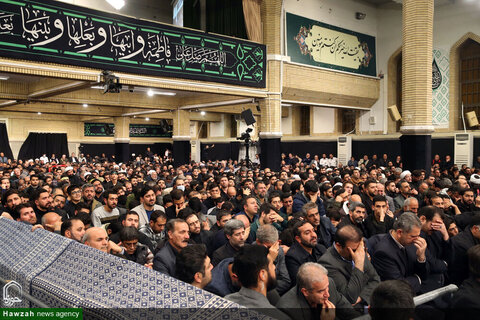 Photos/ La première nuit de la cérémonie de deuil de Hazrat Fatima Zahra, que la paix soit sur lui, à Husseiniyya de l'Imam Khomeini (RA) en présence du leader de la révolution.