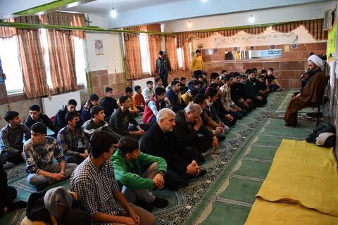 حوزه/ حضور امام جمعه شهرستان خوی در دبیرستان شهید صیاد شیرازی