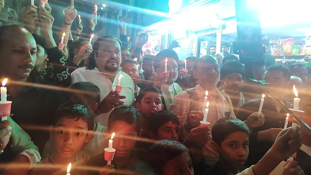 पाराचिनार में शियो के नरसंहार के ख़िलाफ़ मुंबई / मुम्बरा में  निकाला गया कैंडल मार्च पाराचिनार में शियो के नरसंहार के ख़िलाफ़ मुंबई / मुम्बरा में  निकाला गया कैंडल मार्च