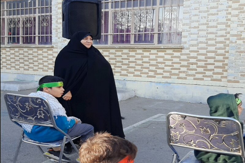 آئین پردهخوانی به مناسبت ایام فاطمیه در مدارس کرمانشاه برگزار شد+ عکس