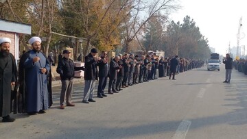 تصاویر/ عزاداری خیابانی مردم شهرستان خوی در سالروز شهادت حضرت زهرا (س)