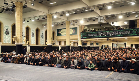 photos/La cérémonie de deuil pour le martyre de Hazrat Zahra, que Dieu le bénisse et lui accorde la paix, à Husseiniyya (RA) de l'Imam Khomeini en présence du chef de la révolution.