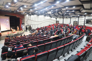 دانشجوی تراز انقلاب فردی دانشمند، بصیر، مسئولیت پذیر و دغدغه‌مند است