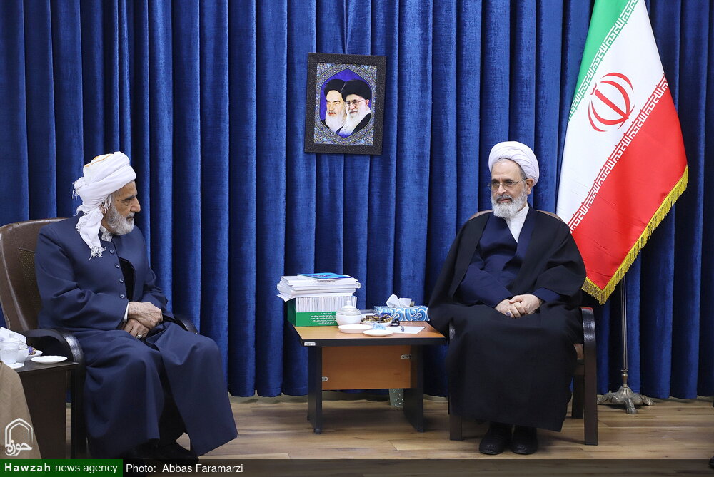 Ayat. Arafi meets with Friday Imams, Sunni Scholars in Qom