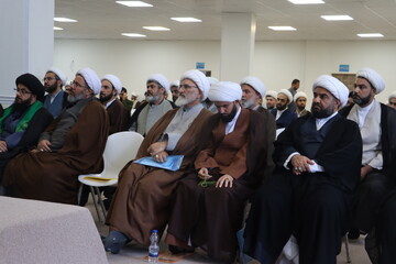 تصاویر/ نشست تخصصی با محوریت استفتائات جدید و خمس ویژه ائمه جمعه، مدیران مدارس و رؤسای تبلیغات اسلامی خوزستان