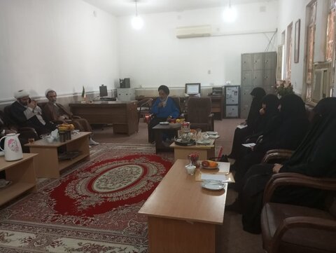 بازدید مسئولین حوزه علمیه خواهران خوزستان از مدرسه علمیه حضرت زینب (س) امیدیه+ عکس