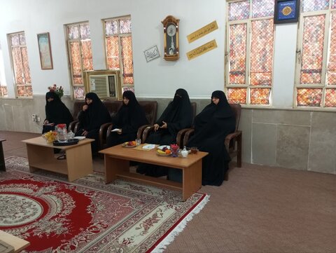 بازدید مسئولین حوزه علمیه خواهران خوزستان از مدرسه علمیه حضرت زینب (س) امیدیه+ عکس