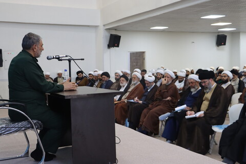 نشست تخصصی بامحوریت استفتائات جدید و خمس ویژه ائمه جمعه، مدیران مدارس و رؤسای تبلیغات اسلامی خوزستان