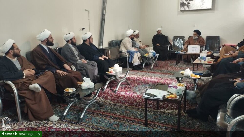 علماء و طلاب نوجوانوں سے گفتگو کے ذریعہ ان کے شکوک و شبہات کا ازالہ کریں