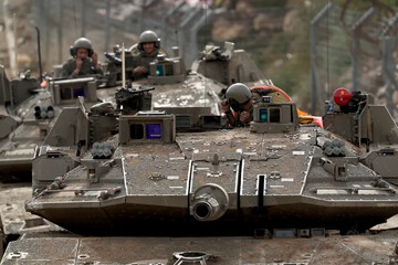 نیروهای اسرائیلی وارد قنیطره شده و مانع  حضور نیروهای سازمان ملل در جولان می شوند