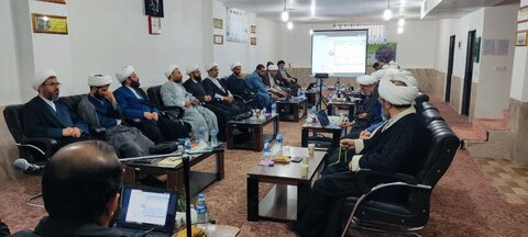 تصاویر نشست هم اندیشی ائمه جمعه لرستان