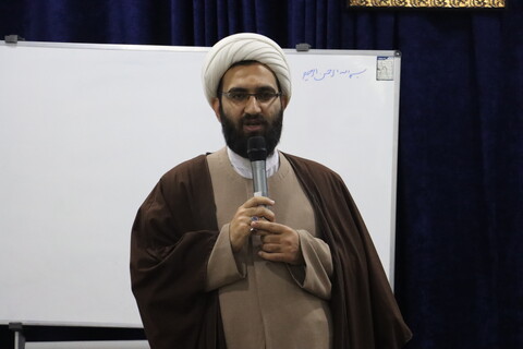 نشست تخصصی بامحوریت استفتائات جدید و خمس ویژه گروه های هدف "مبلغین طرح هجرت، امین و آموزش و پرورش" در خوزستان