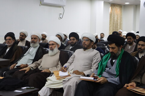 نشست تخصصی بامحوریت استفتائات جدید و خمس ویژه گروه های هدف "مبلغین طرح هجرت، امین و آموزش و پرورش" در خوزستان