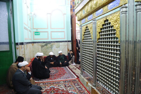 تصاویر/مراسم غبارروبی ضریح مطهرامامزاده سلطان محمدشریف(ع) توسط طلاب واساتید مدرسه علمیه امام صادق  (ع)