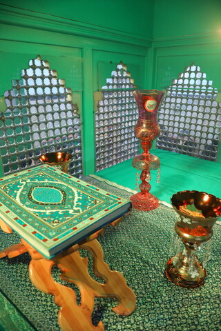 تصاویر/مراسم غبارروبی ضریح مطهرامامزاده سلطان محمدشریف(ع) توسط طلاب واساتید مدرسه علمیه امام صادق  (ع)