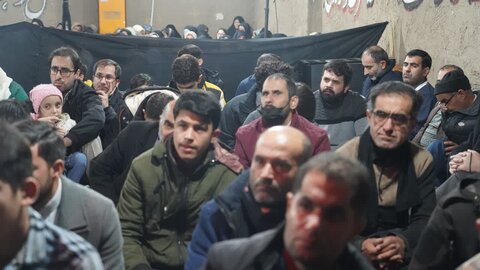 تصاویر/ سخنرانی امام جمعه  خوی در مراسم اختتامیه نمایشگاه کوچه های بنی هاشم  این شهرستان