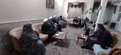 تصاویر/ دیدار اعضای کمیته شهدای روحانیت با خانواده شهدای روحانی منطقه کاشان