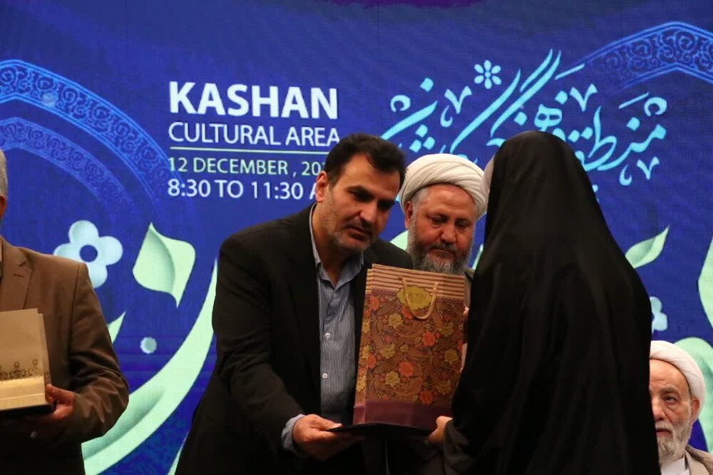 تقدیر ستاد اقامه نماز کشور از تامین اجتماعی آران و بیدگل