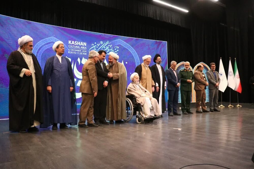 تقدیر ستاد اقامه نماز کشور از تامین اجتماعی آران و بیدگل