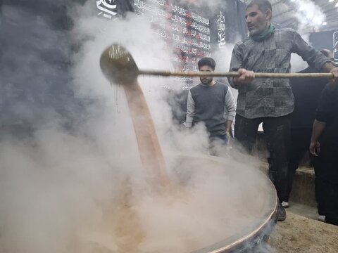 تصاویر/ آئین سمنوپزان به مناسبت فرارسیدن سالروز وفات حضرت ام البنین در فین کاشان