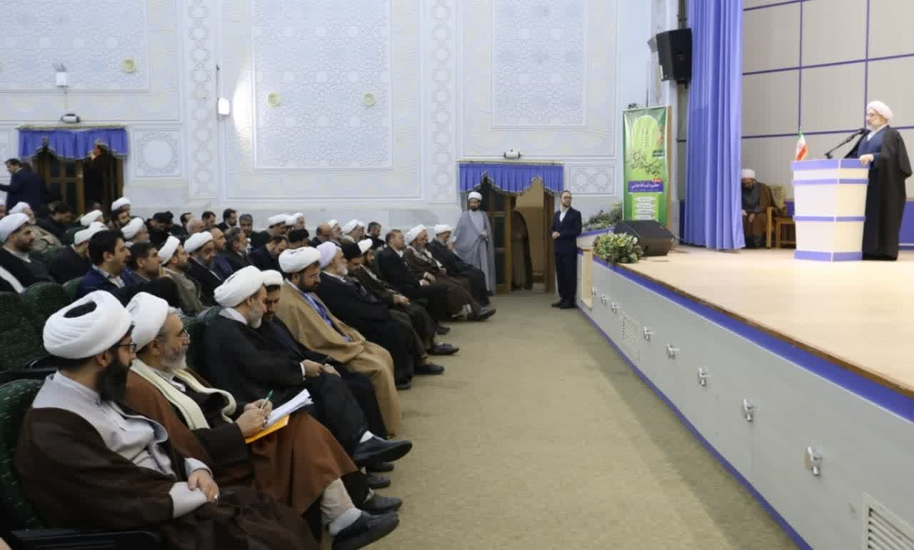 حجاب مانعی برای حضور سازنده اجتماعی زن نیست / غرب پاسخگوی ستمها و آسیبهای خود به زن و خانواده باشد