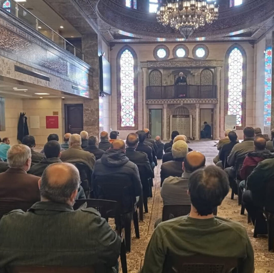 معتمد آية الله اليعقوبي في دمشق أقام صلاة الجمعة المباركة