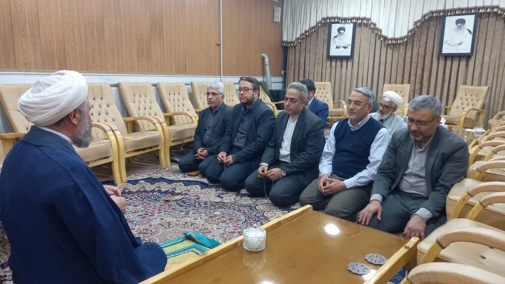 برگزاری جلسه مشترک امام جمعه آران و بیدگل با مدیران و مسئولان در راستای رفع مشکلات مردم