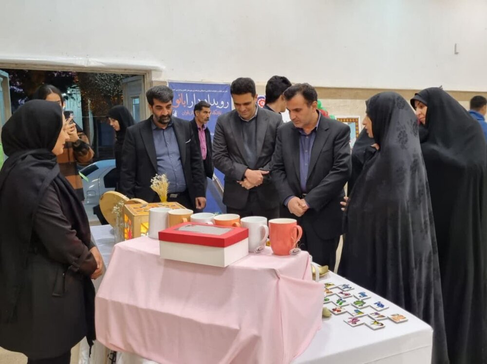 نمایشگاه توانمندیهای بانوان کاشان افتتاح شد