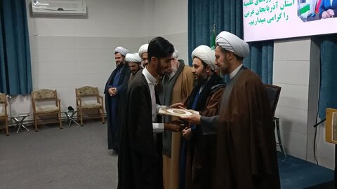 تصاویر/ مراسم اختتامیه مرحله مدرسه ای شانزدهمین دوره جشنواره علامه حلی (ره) در مدرسه علمیه امام خمینی (ره) شهرستان خوی