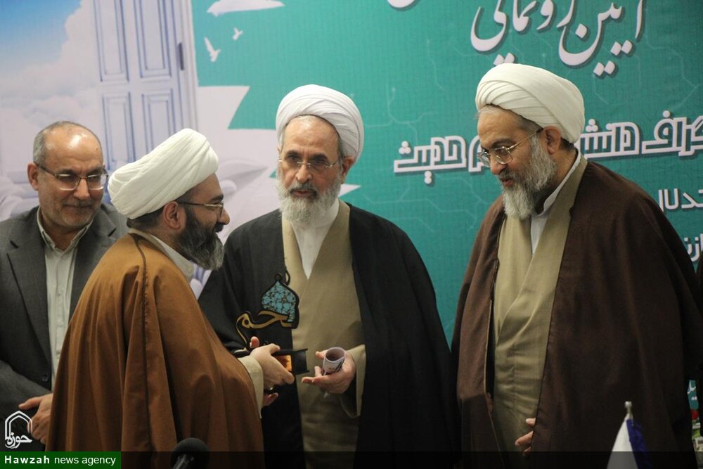 इस्लामी विचारधारा पर आधारित एक आर्टीफ़िशीयल इंटैलीजेंस प्रबंधन प्रणाली निकाली और विकसित की जानी चाहिए