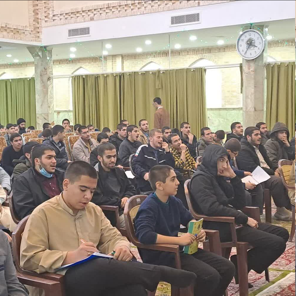 سمینار زبانهای خارجه در مدرسه علمیه دارالسلام تهران برگزار شد